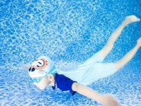 如何教孩子学会游泳转身的技巧（让您的孩子成为游泳高手的关键技巧）