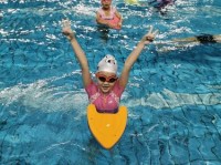 学游泳技巧，享受水中自由（掌握基本技巧，畅游水域）
