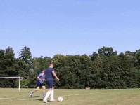 如何提高足球技巧（有效训练方法和技巧，帮助提高足球技术水平）